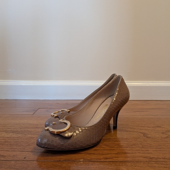 Salvatore Ferragamo Shoes - NEW Salvatore Ferragamo Pumps